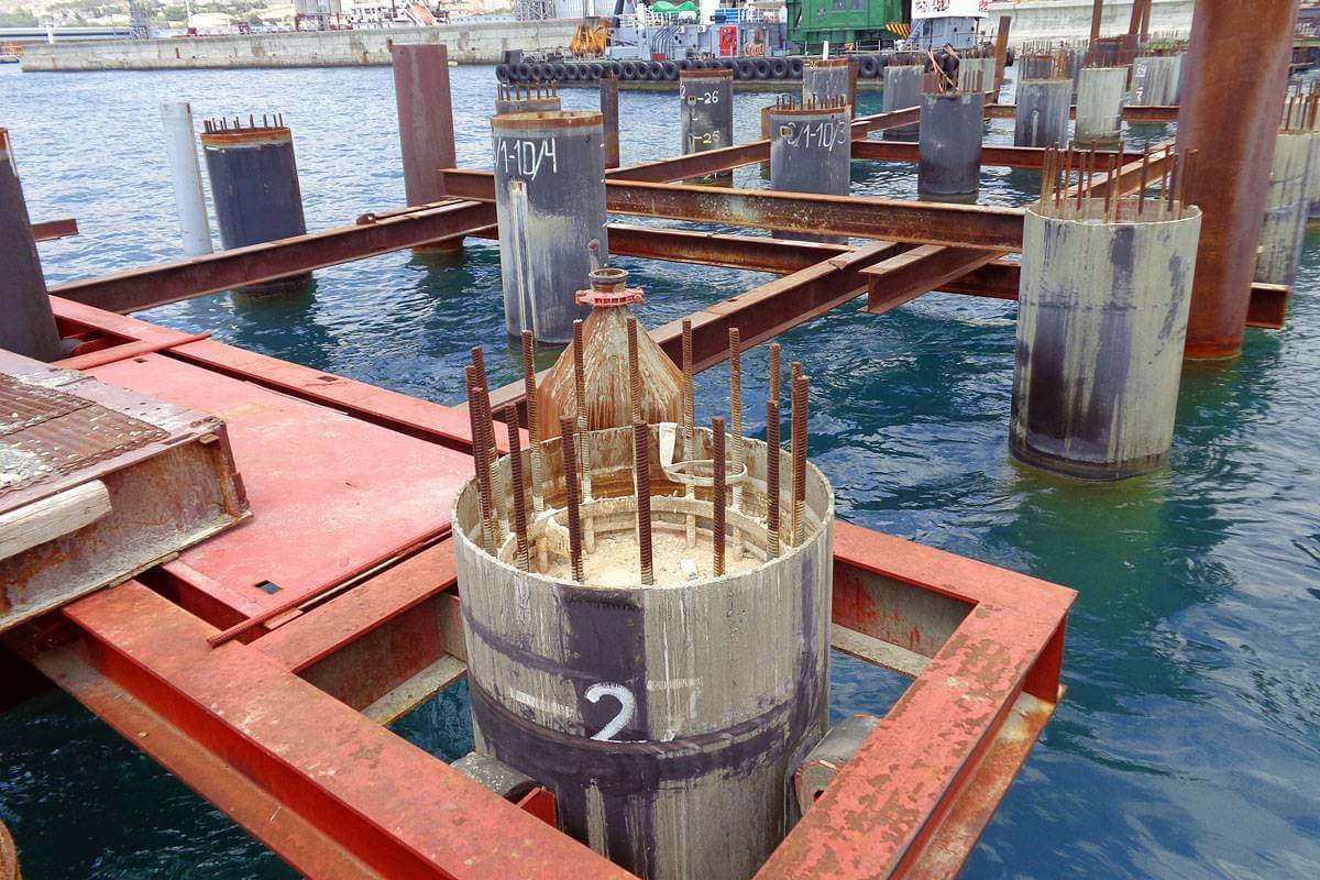 Процесс подводного бетонирования